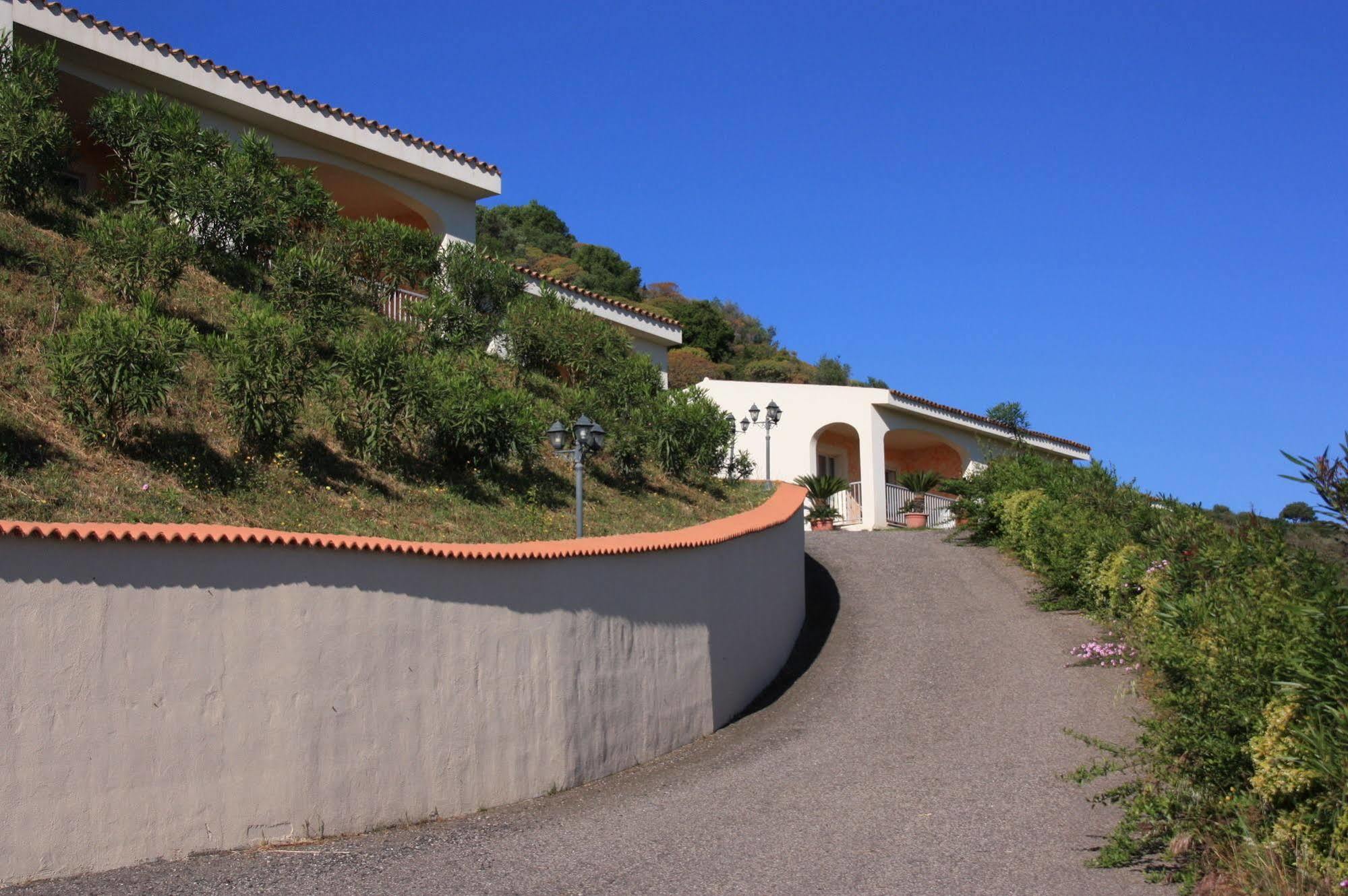 Hotel Pedra Ruja Budoni Exterior foto