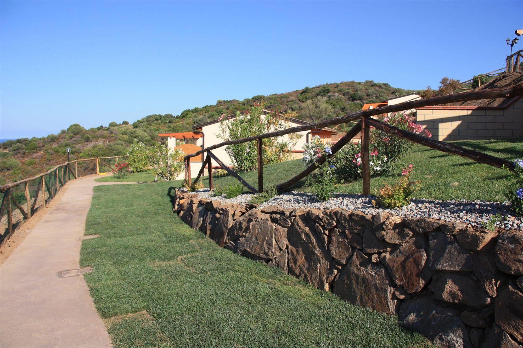 Hotel Pedra Ruja Budoni Exterior foto