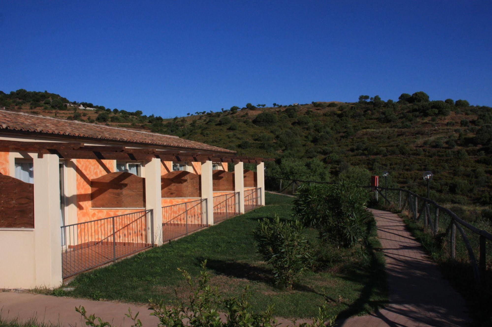 Hotel Pedra Ruja Budoni Exterior foto